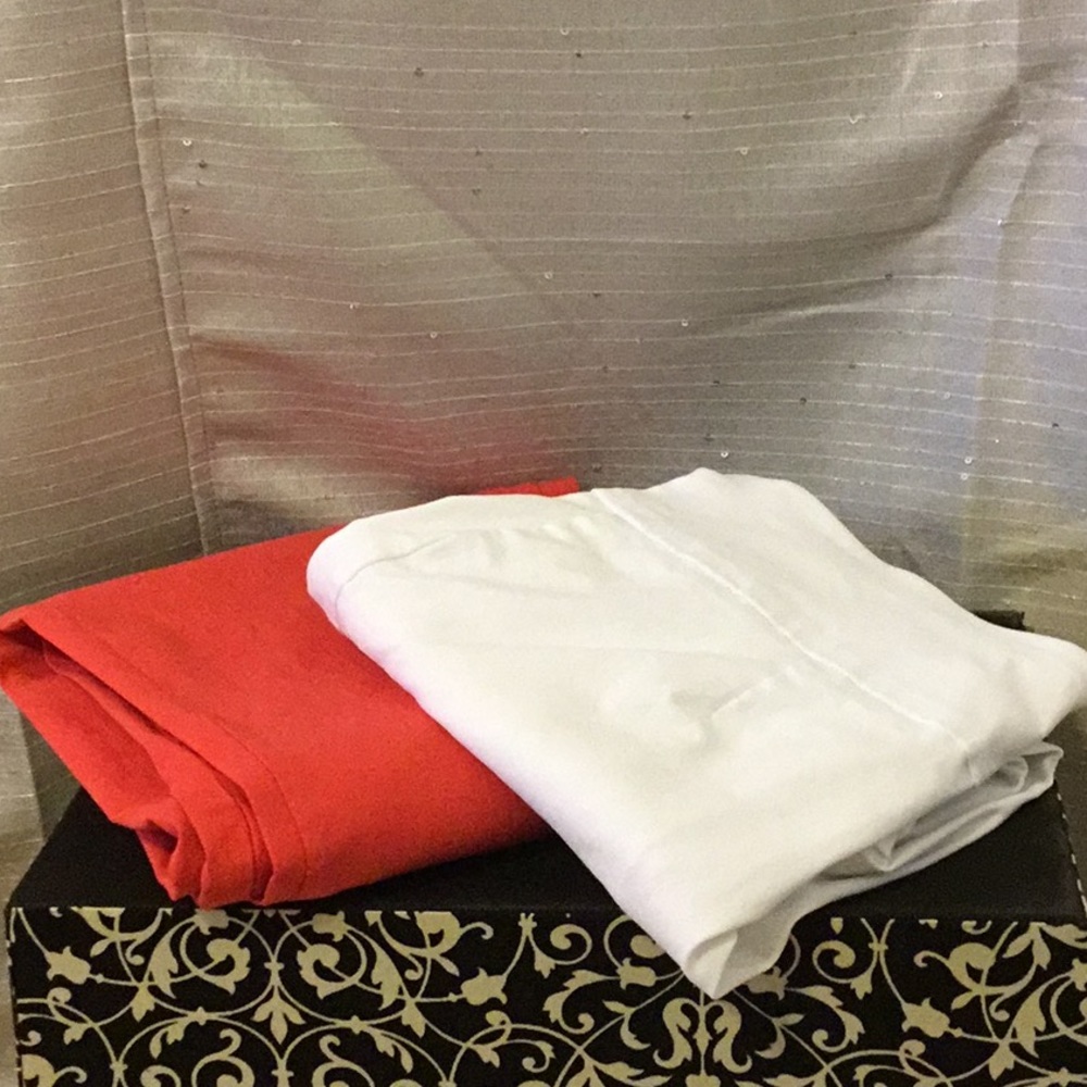 Bundle two Capri length pants
